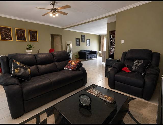 3 BEDROOM HOUSE FOR SALE IN HENLEY ON KLIP
